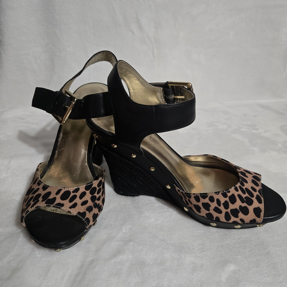 Guess Black and Tan Espadrille Wedges Sz 7